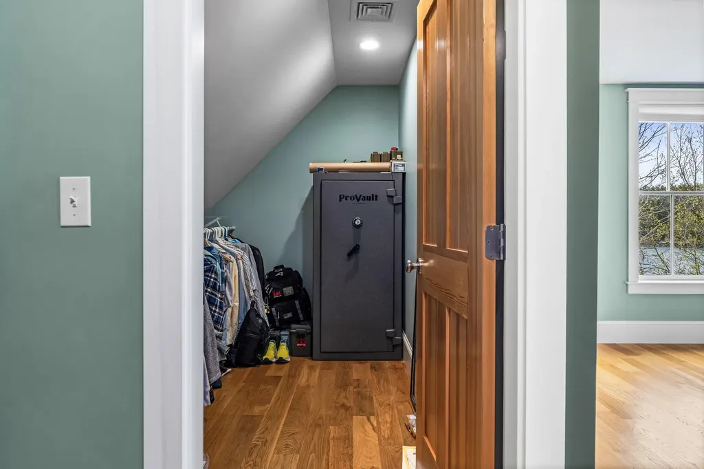 40 Bartlett Drive Phippsburg ME 04562