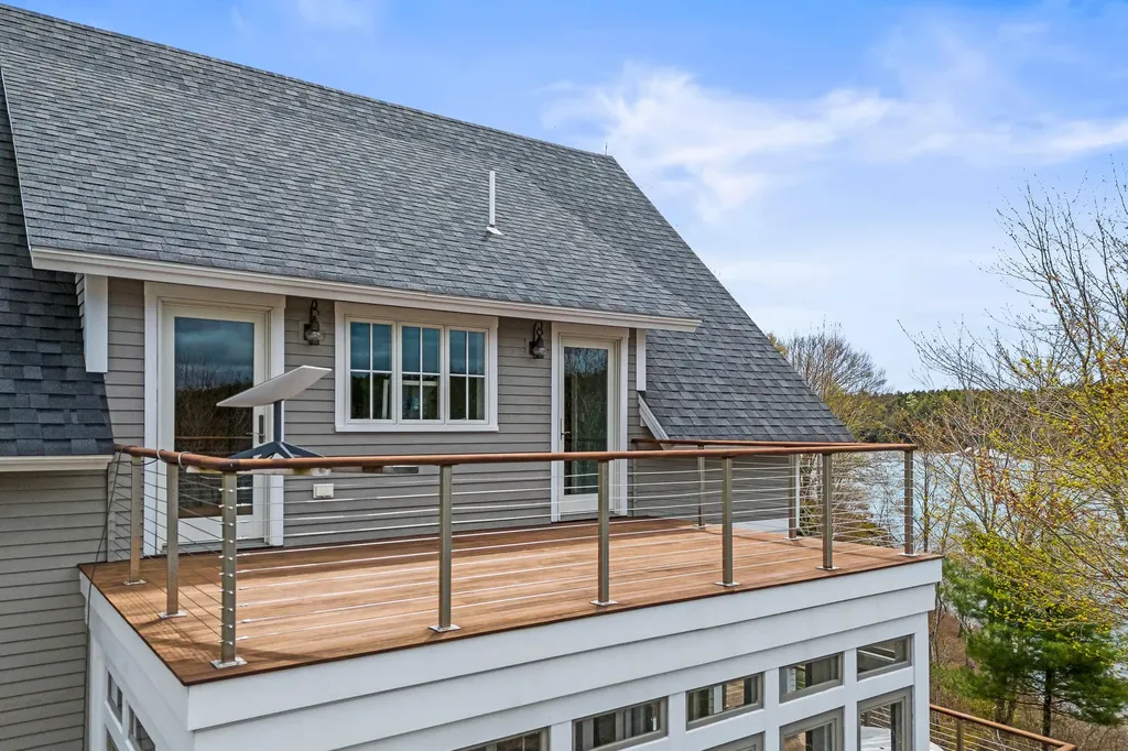 40 Bartlett Drive Phippsburg ME 04562