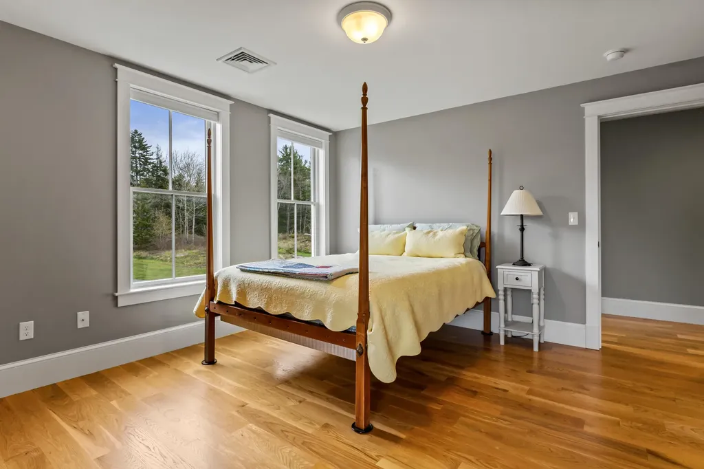40 Bartlett Drive Phippsburg ME 04562