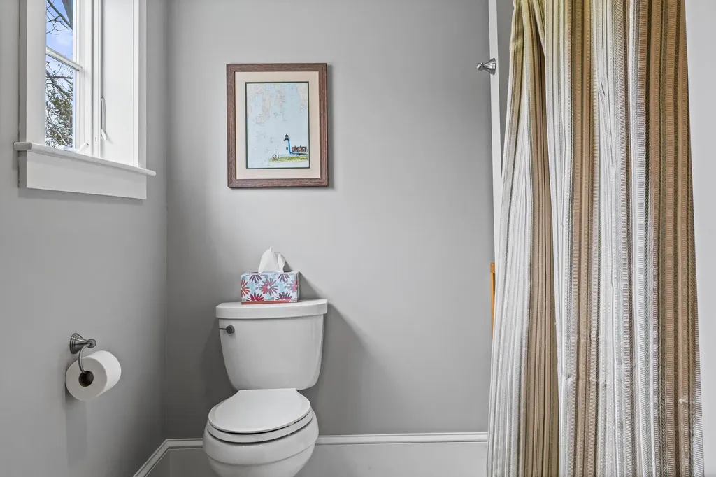 40 Bartlett Drive Phippsburg ME 04562