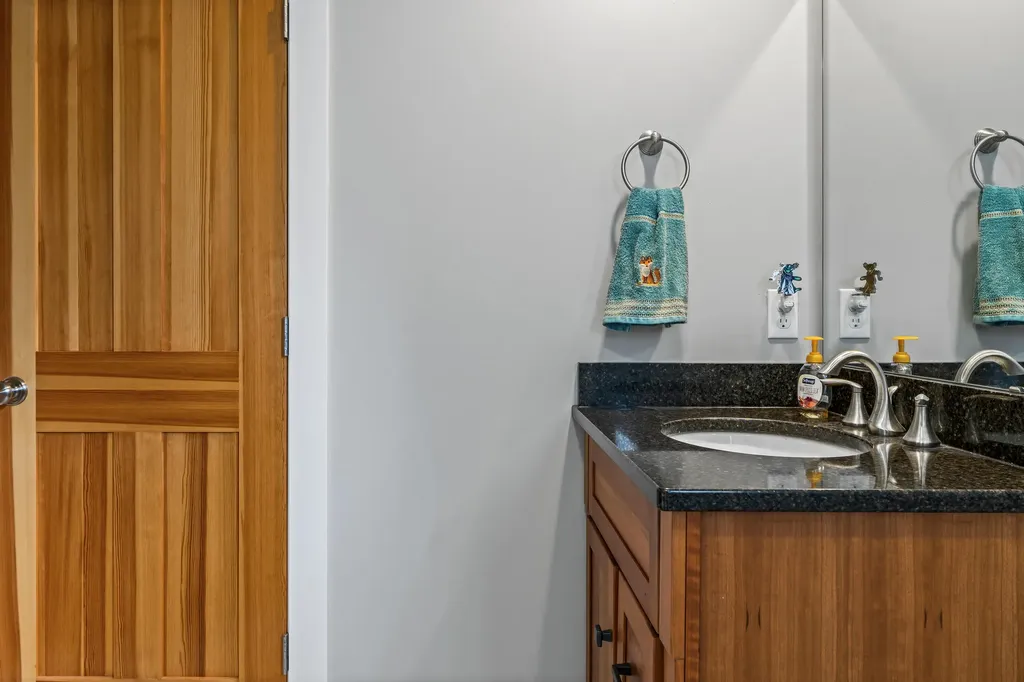 40 Bartlett Drive Phippsburg ME 04562