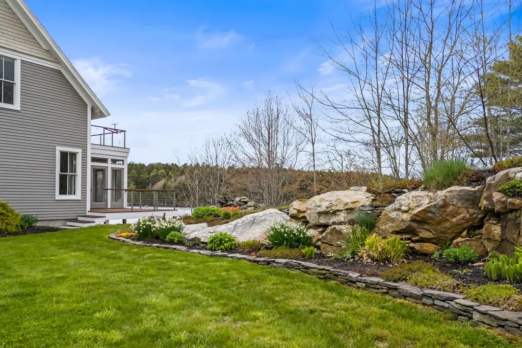 40 Bartlett Drive Phippsburg ME 04562