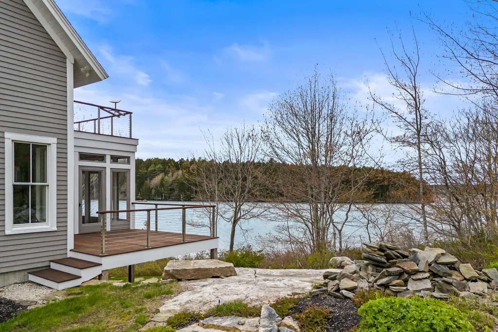 40 Bartlett Drive Phippsburg ME 04562