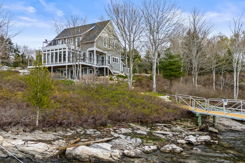 40 Bartlett Drive Phippsburg ME 04562