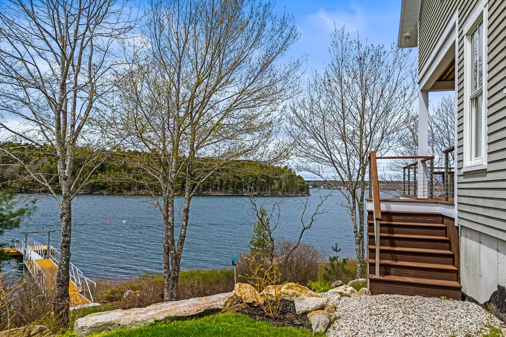 40 Bartlett Drive Phippsburg ME 04562
