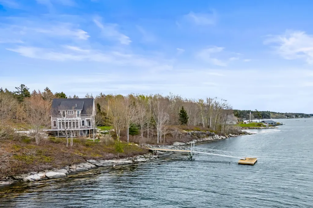 40 Bartlett Drive Phippsburg ME 04562