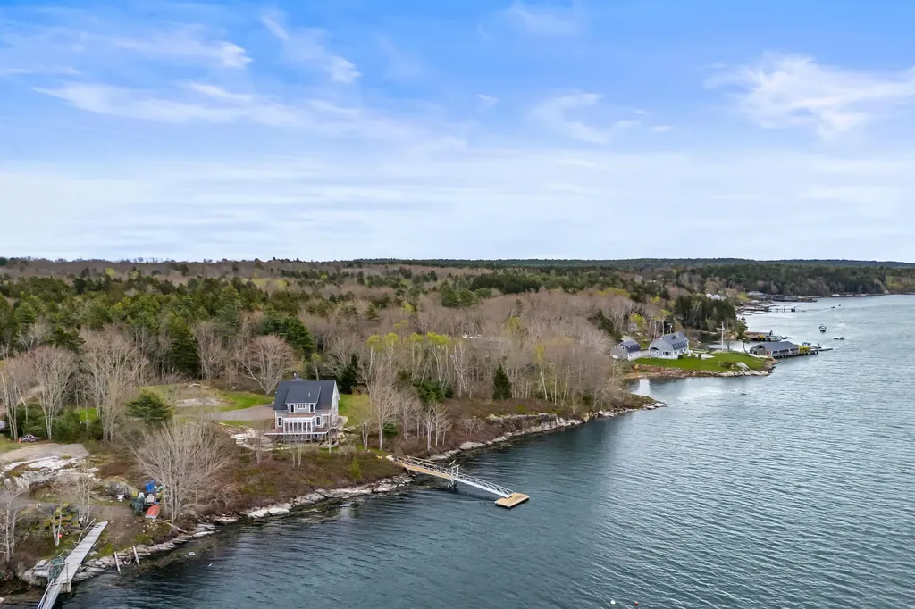 40 Bartlett Drive Phippsburg ME 04562