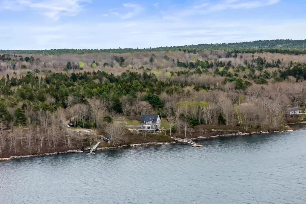 40 Bartlett Drive Phippsburg ME 04562