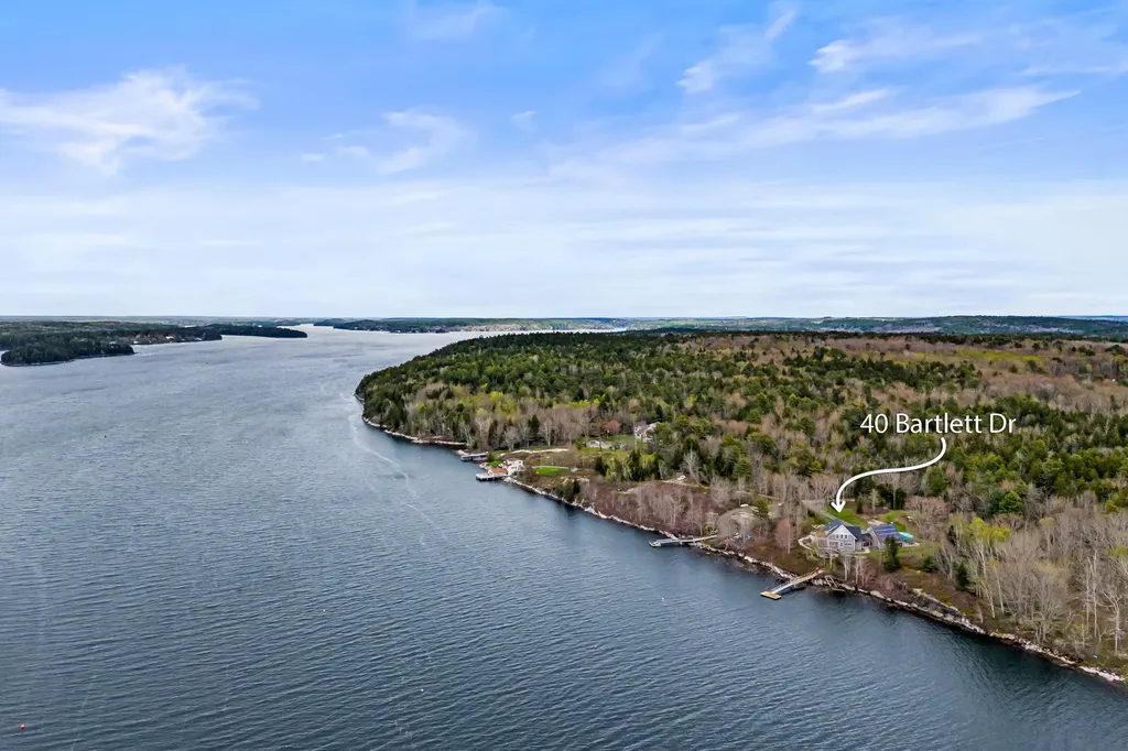 40 Bartlett Drive Phippsburg ME 04562