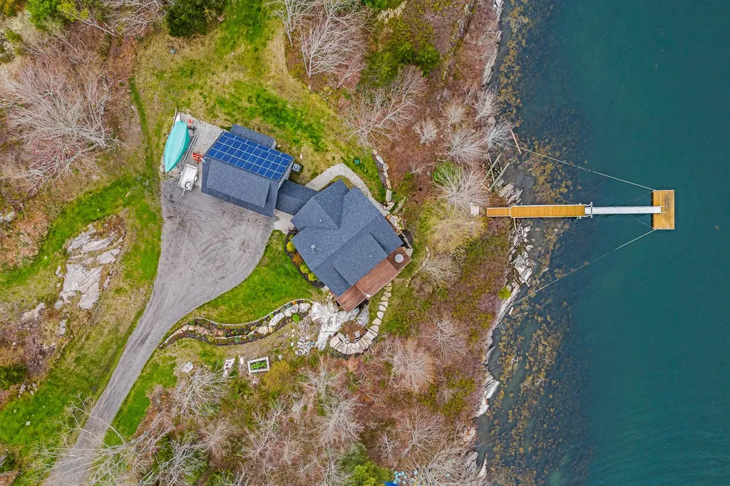 40 Bartlett Drive Phippsburg ME 04562