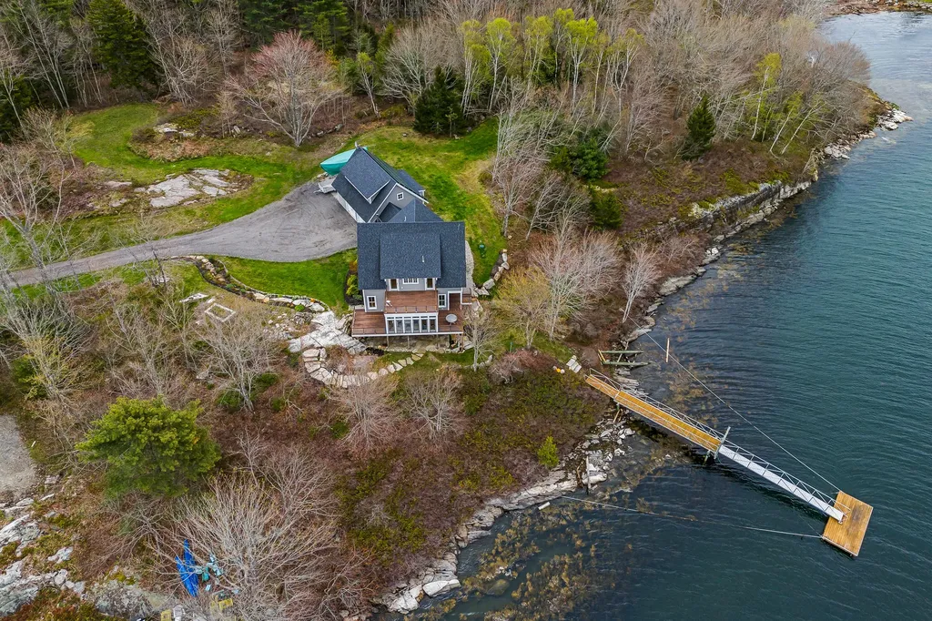 40 Bartlett Drive Phippsburg ME 04562