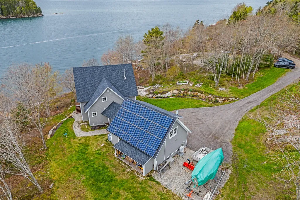 40 Bartlett Drive Phippsburg ME 04562
