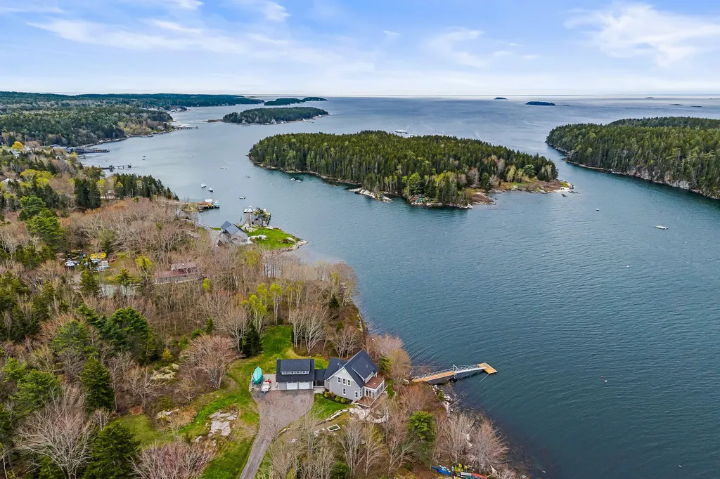40 Bartlett Drive Phippsburg ME 04562