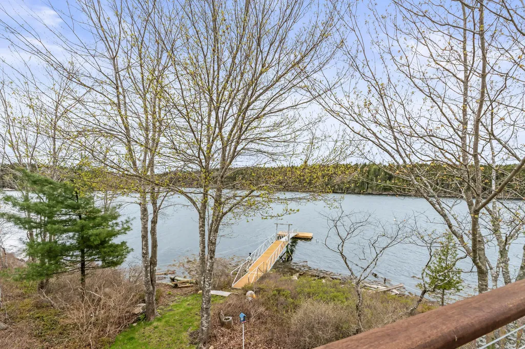 40 Bartlett Drive Phippsburg ME 04562