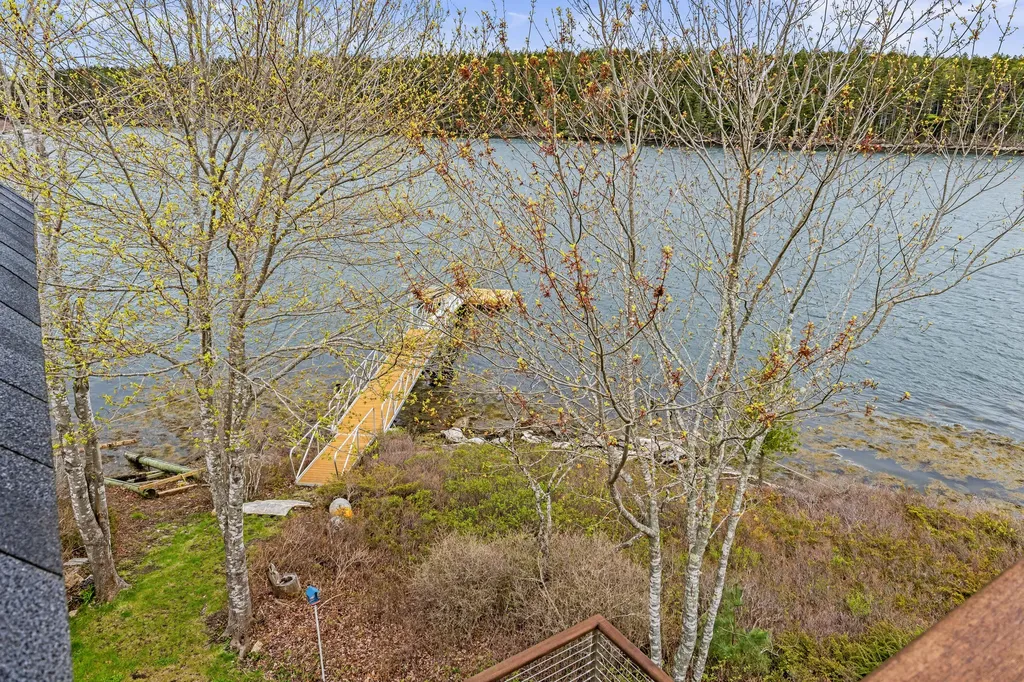 40 Bartlett Drive Phippsburg ME 04562