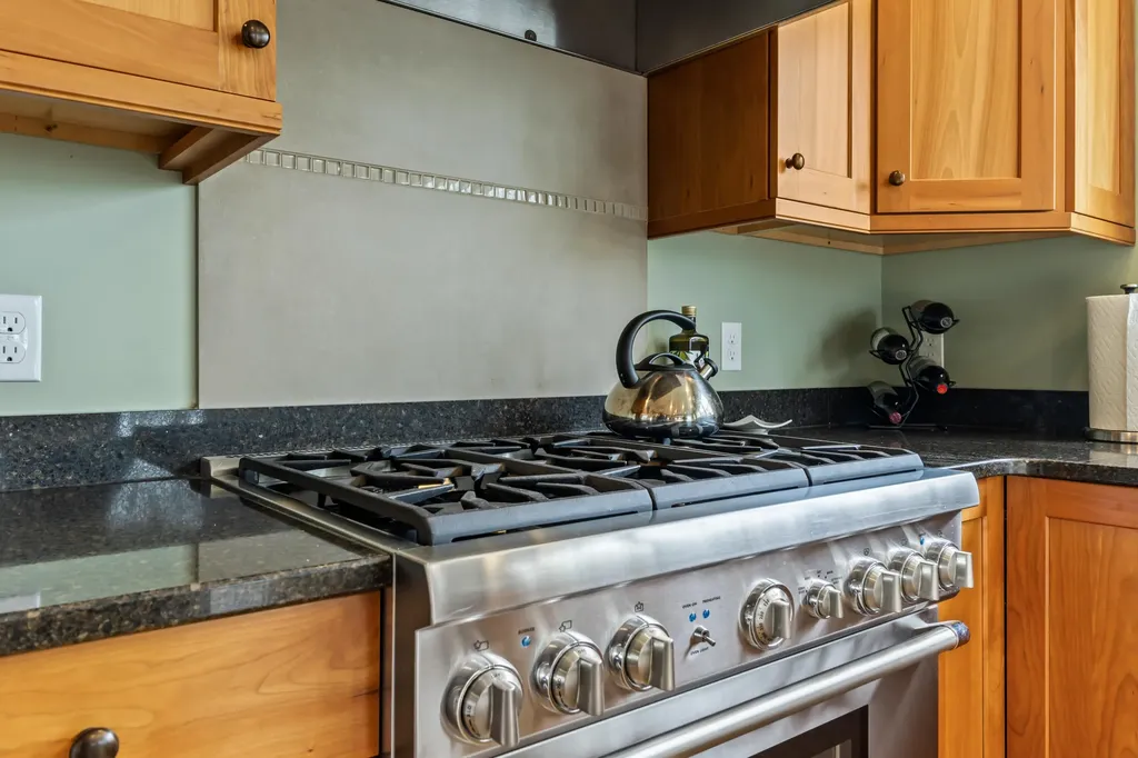 40 Bartlett Drive Phippsburg ME 04562