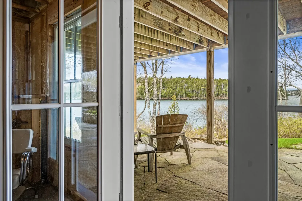 40 Bartlett Drive Phippsburg ME 04562