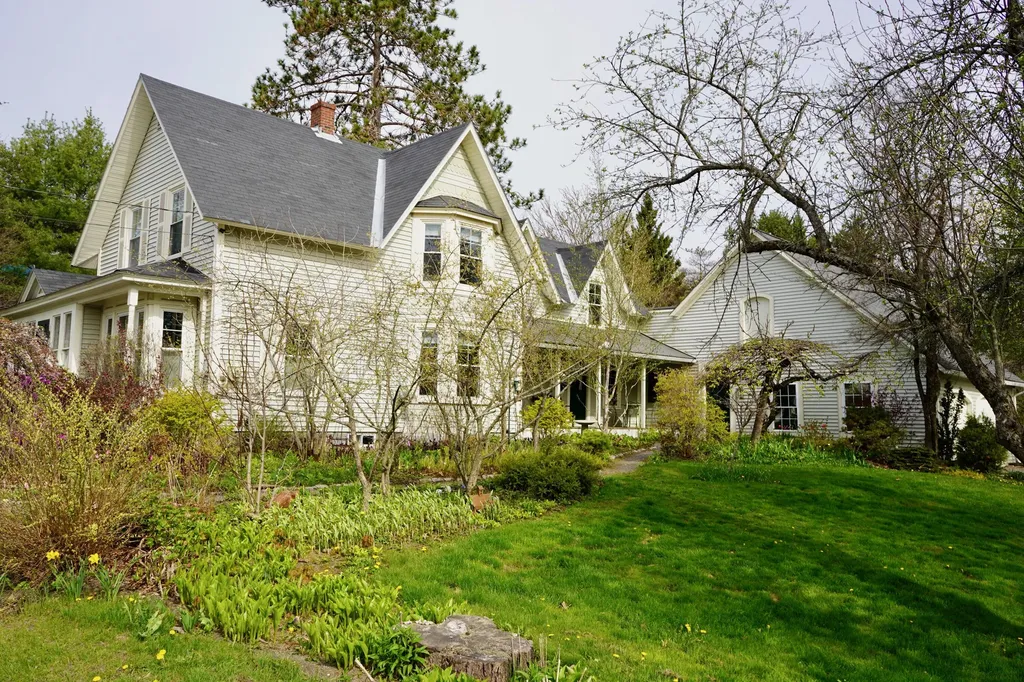 339 Somerset Avenue Pittsfield ME 04967