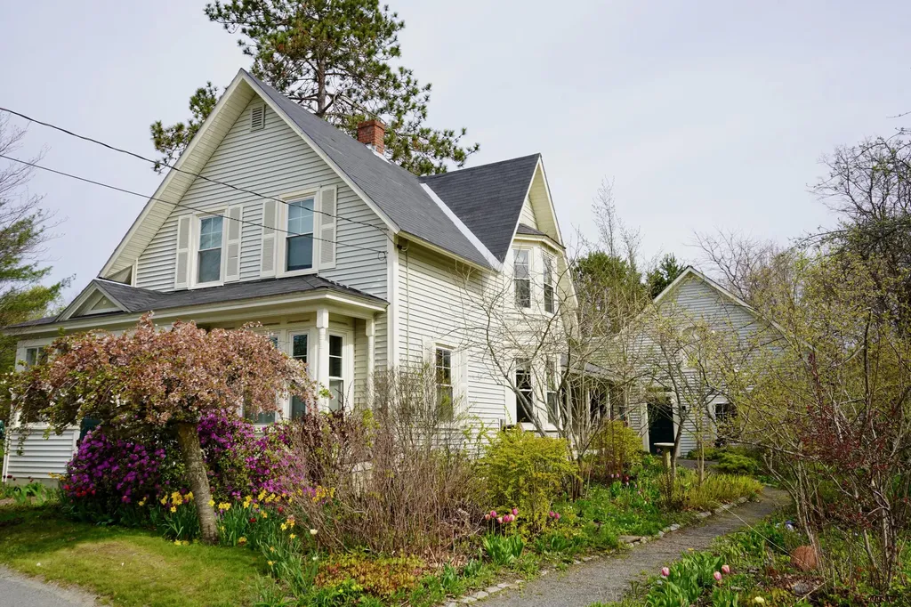 339 Somerset Avenue Pittsfield ME 04967
