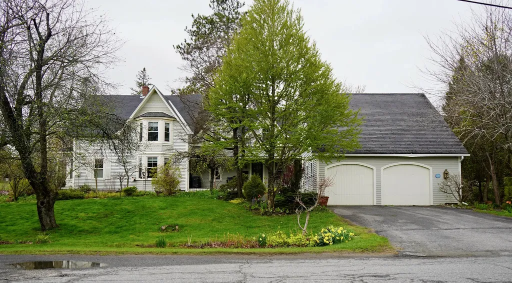 339 Somerset Avenue Pittsfield ME 04967