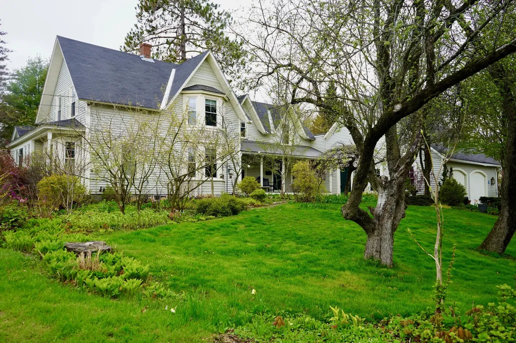 339 Somerset Avenue Pittsfield ME 04967
