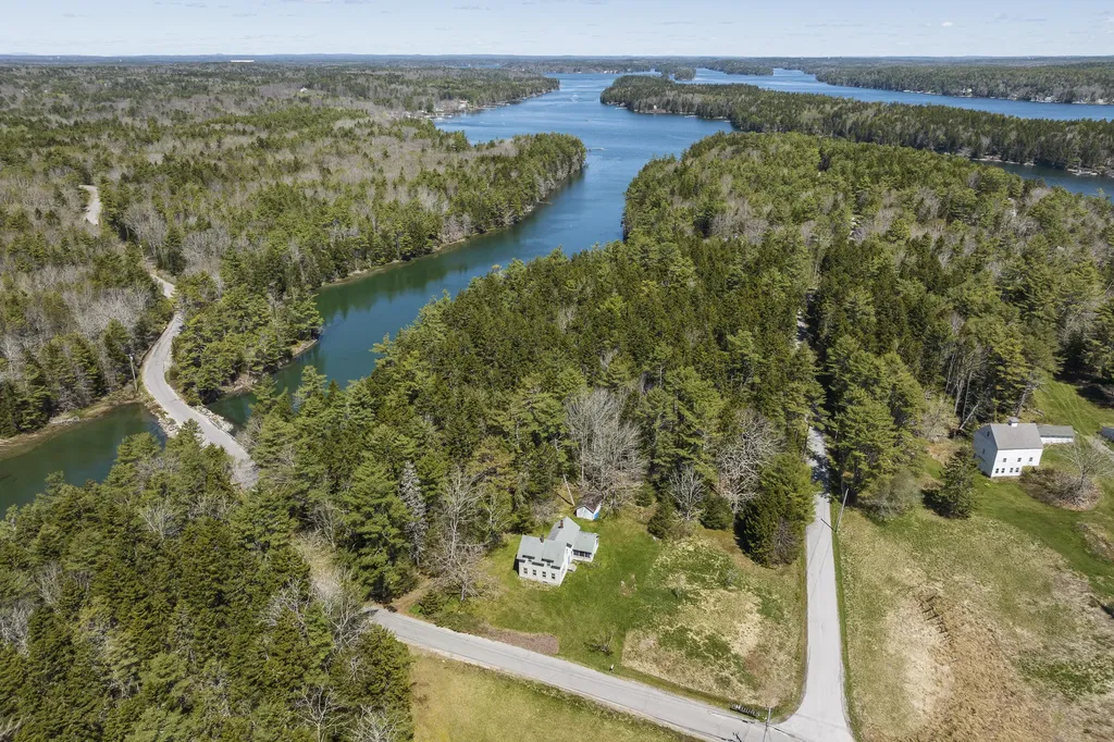 147 Dingley Island Road Harpswell ME 04079