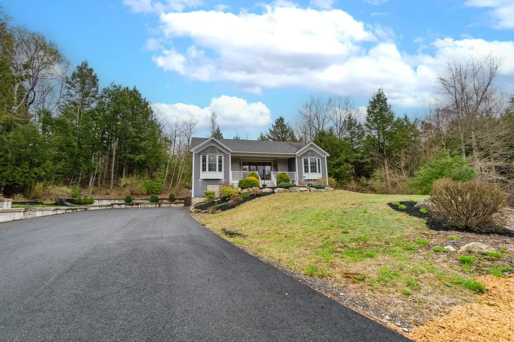 53 Stag Hollow Greene ME 04236