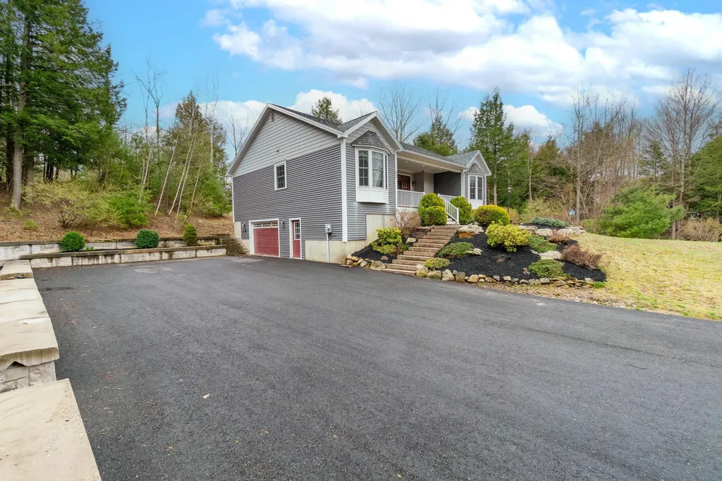 53 Stag Hollow Greene ME 04236