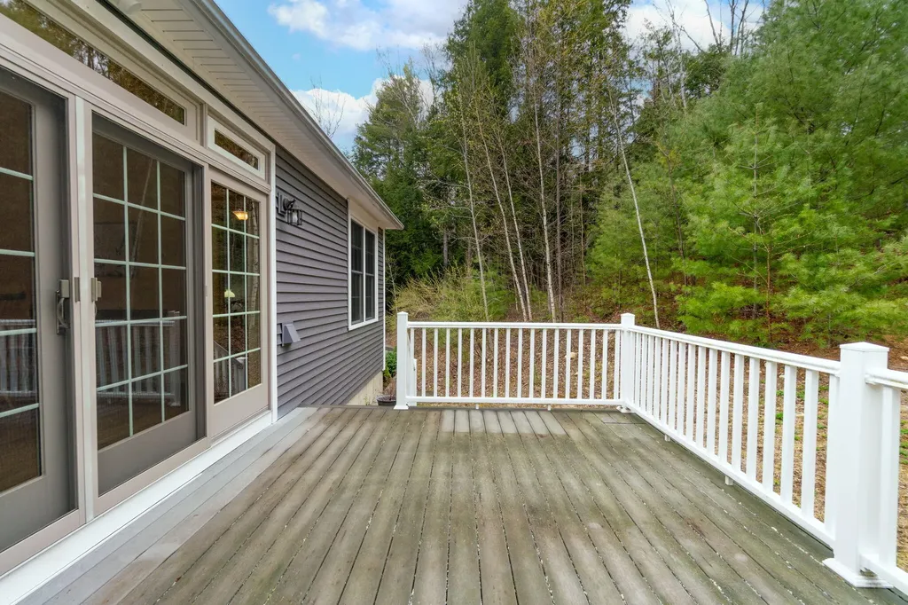 53 Stag Hollow Greene ME 04236