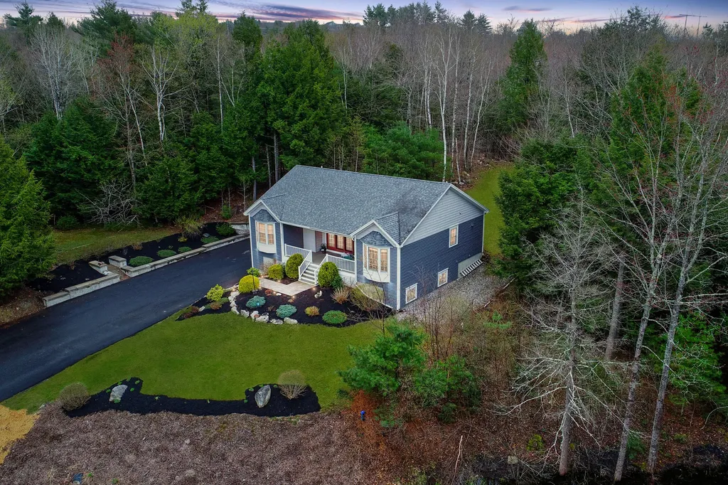 53 Stag Hollow Greene ME 04236