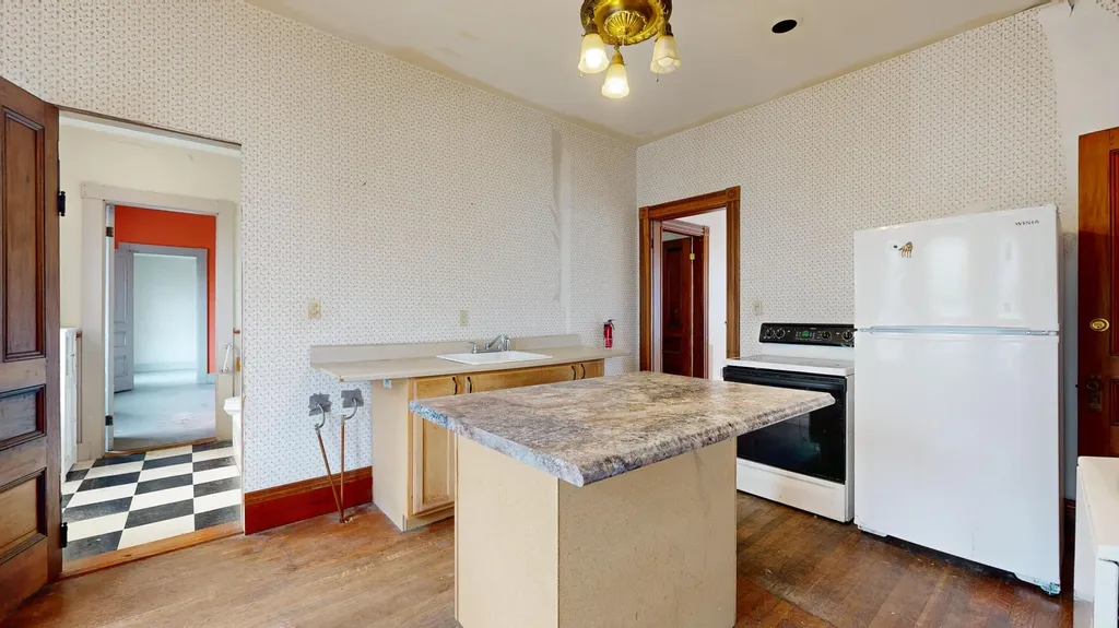 90 High Street Auburn ME 04210