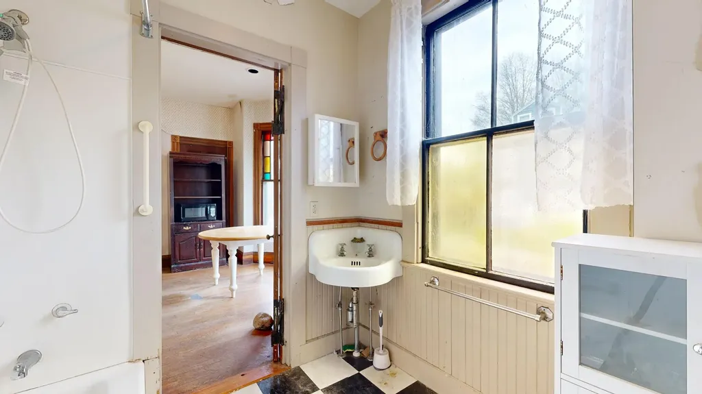 90 High Street Auburn ME 04210
