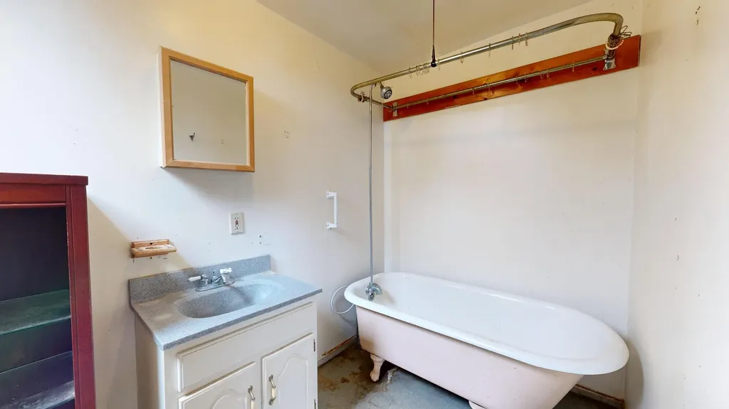 90 High Street Auburn ME 04210