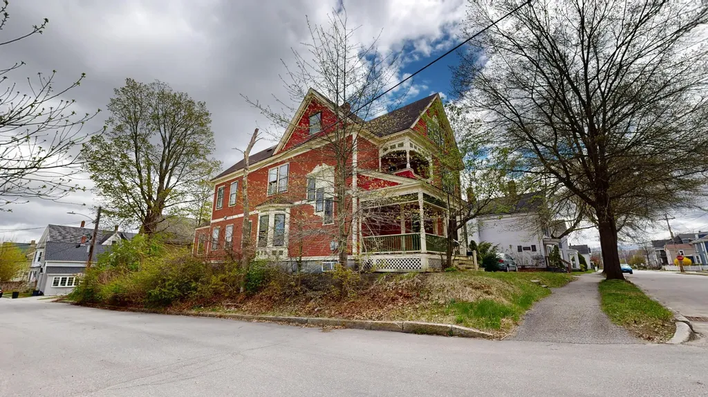 90 High Street Auburn ME 04210