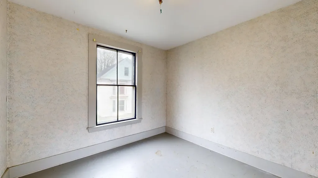 90 High Street Auburn ME 04210