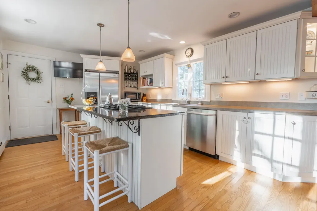 8 New Biddeford Road Kennebunkport ME 04046