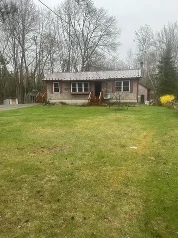 29 Pineview Avenue Glenburn ME 04401