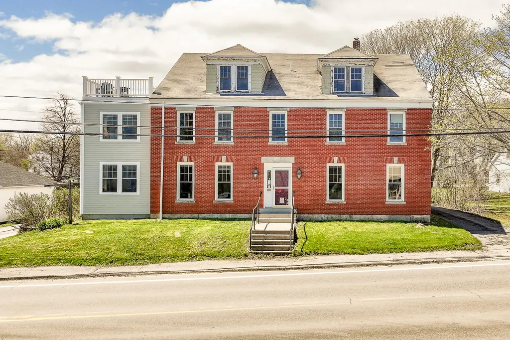8 N North Main Street Rockland ME 04841
