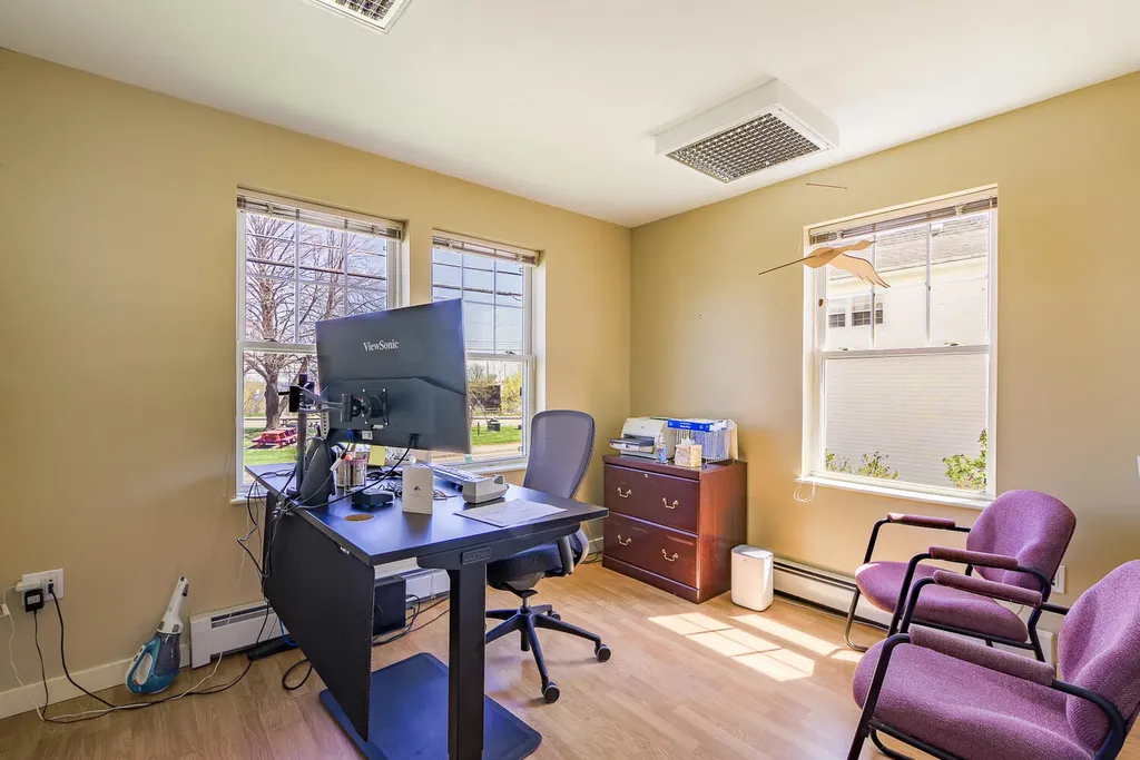 8 N North Main Street Rockland ME 04841