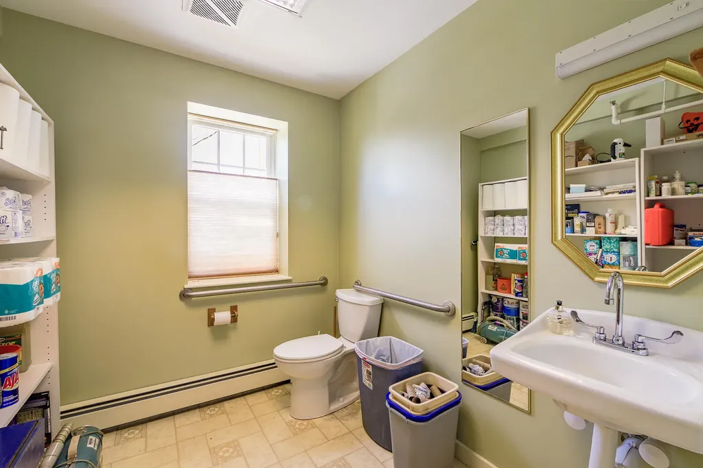 8 N North Main Street Rockland ME 04841