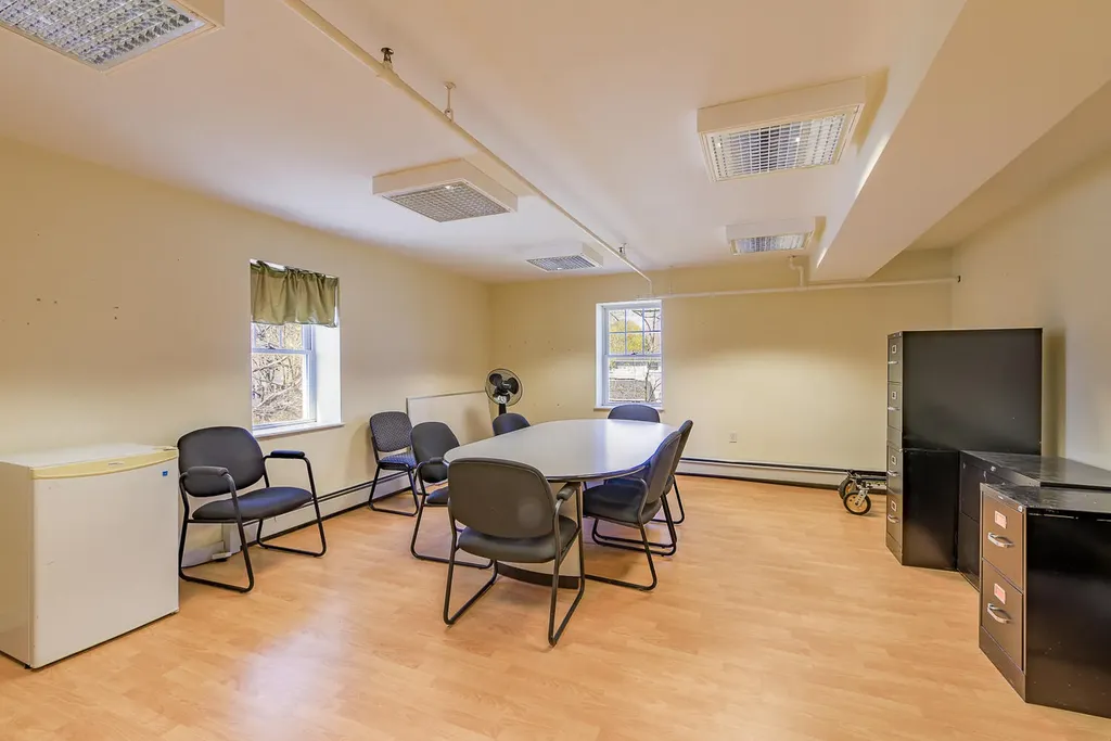 8 N North Main Street Rockland ME 04841