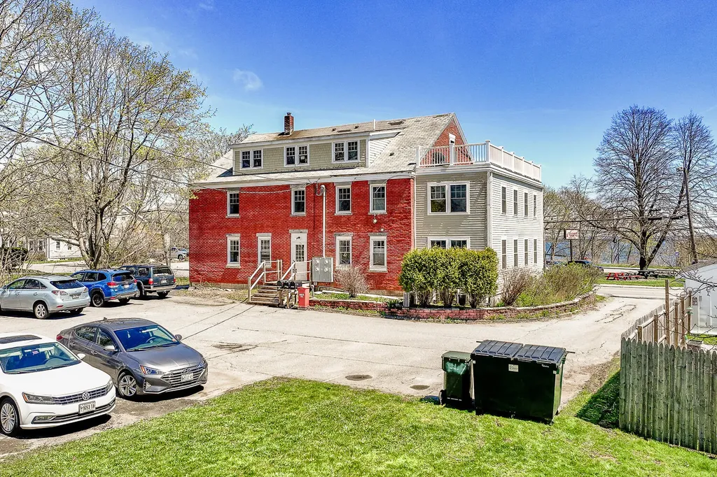 8 N North Main Street Rockland ME 04841