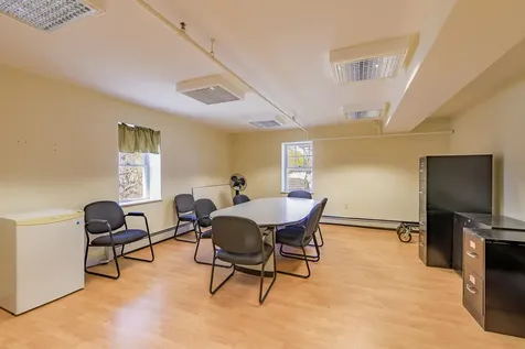 8 N North Main Street Rockland ME 04841