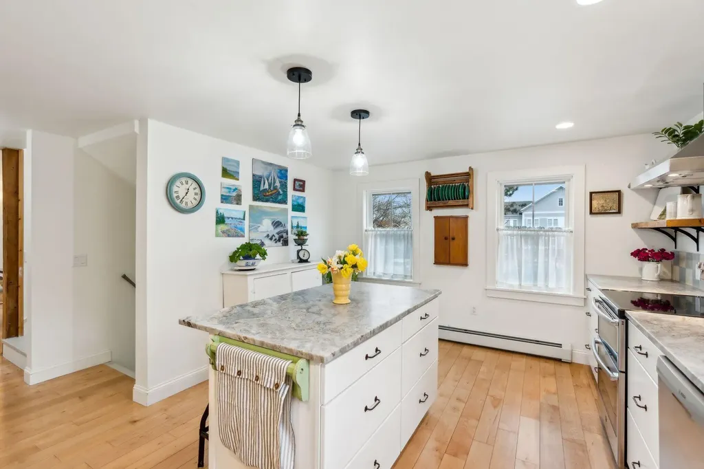 21 Noble Street Brunswick ME 04011