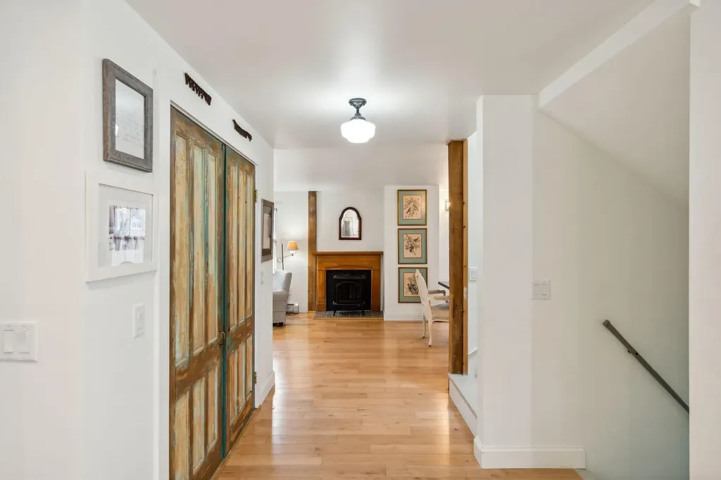 21 Noble Street Brunswick ME 04011