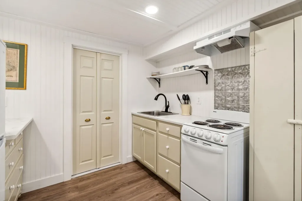 21 Noble Street Brunswick ME 04011