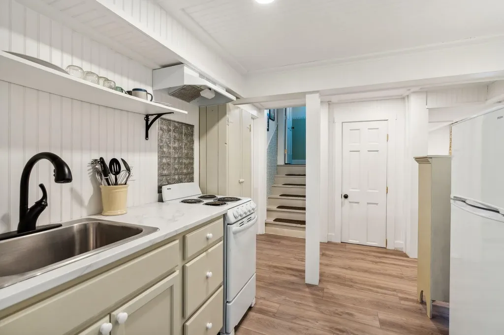 21 Noble Street Brunswick ME 04011