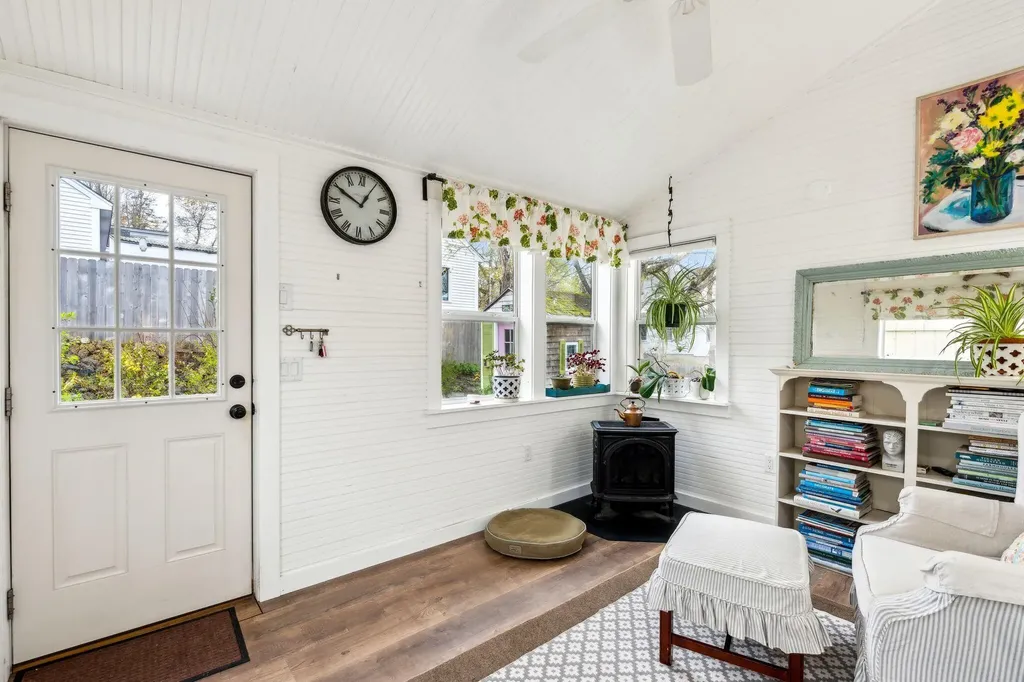 21 Noble Street Brunswick ME 04011