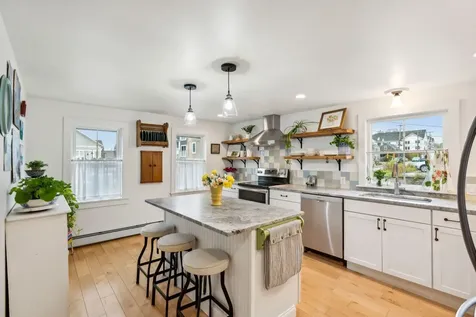 21 Noble Street Brunswick ME 04011