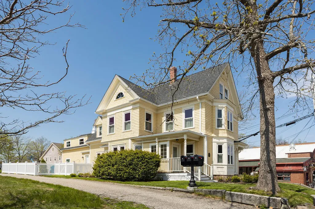 253 York Street York ME 03909